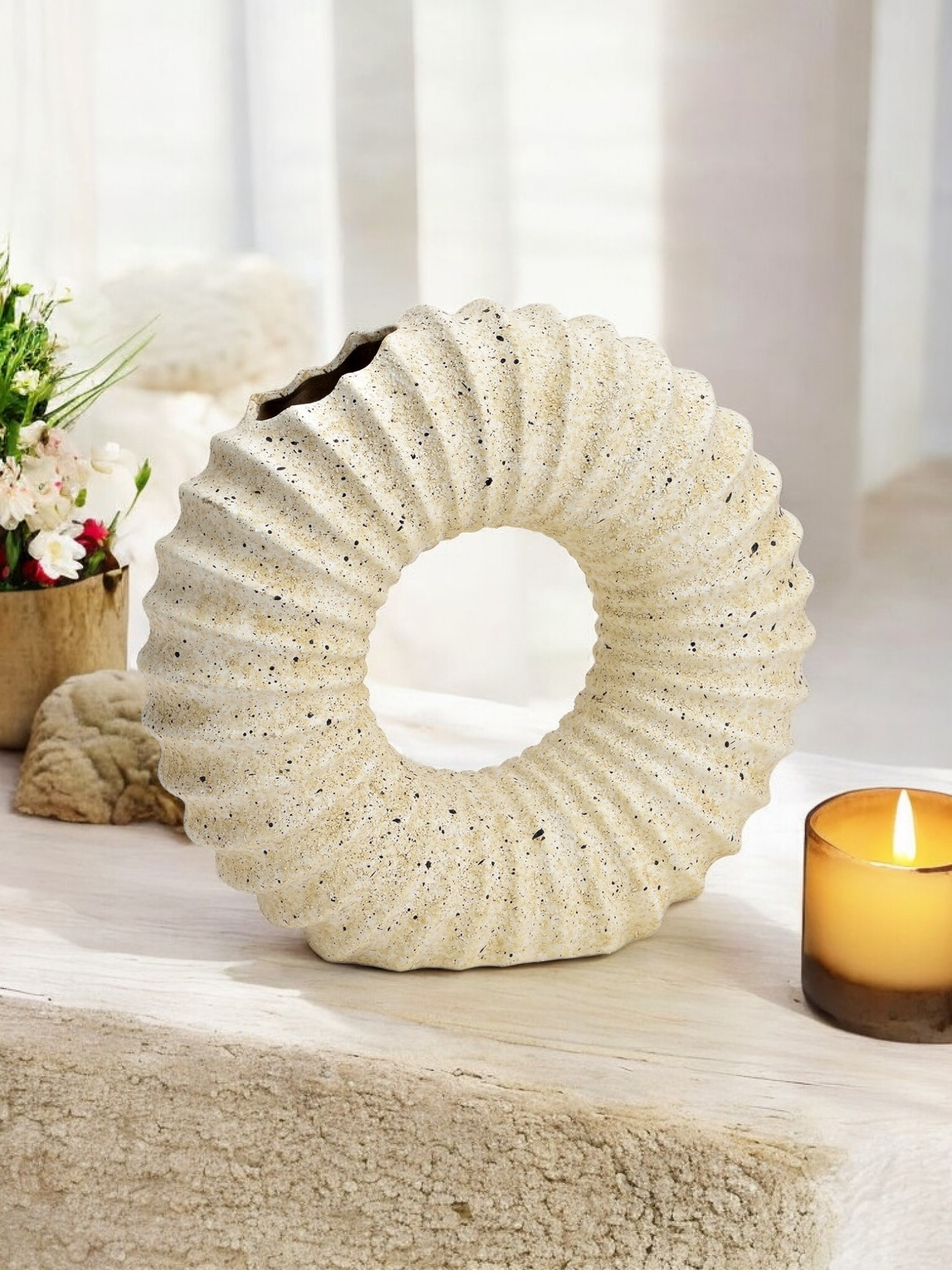 Keramik ringvase sandfarvet - 20 x 19 x 7 cm